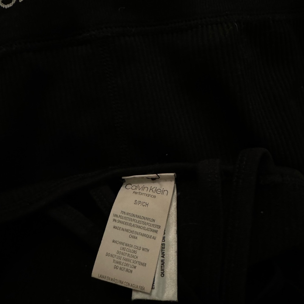 Calvin Klein Performance Ribbed Set Size small - Picture 3 of 4